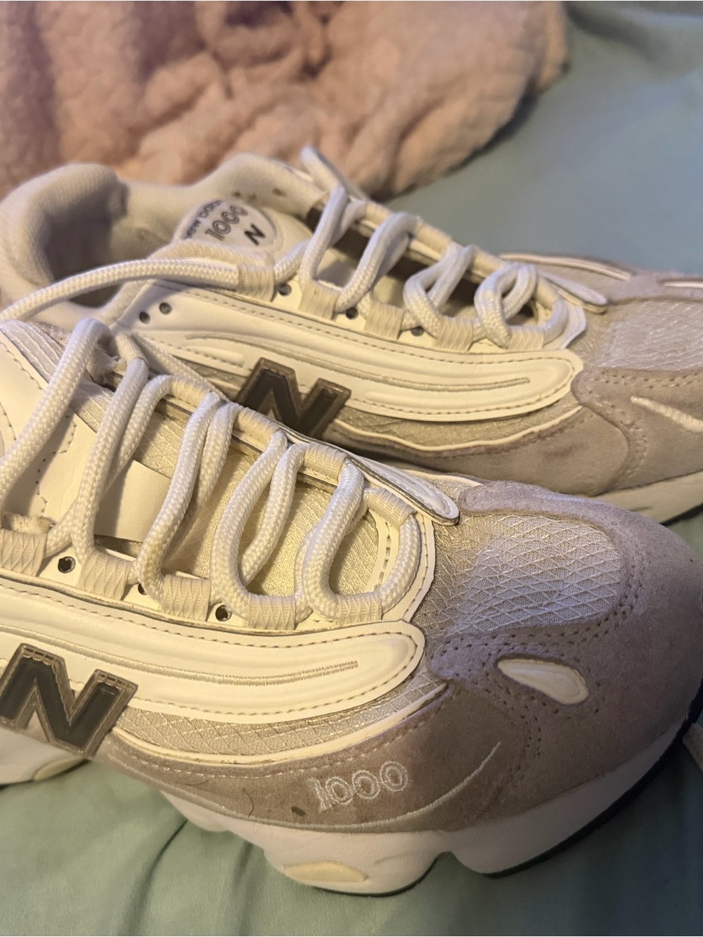 New Balance women 1000 White & Light Gray Athletic Shoes